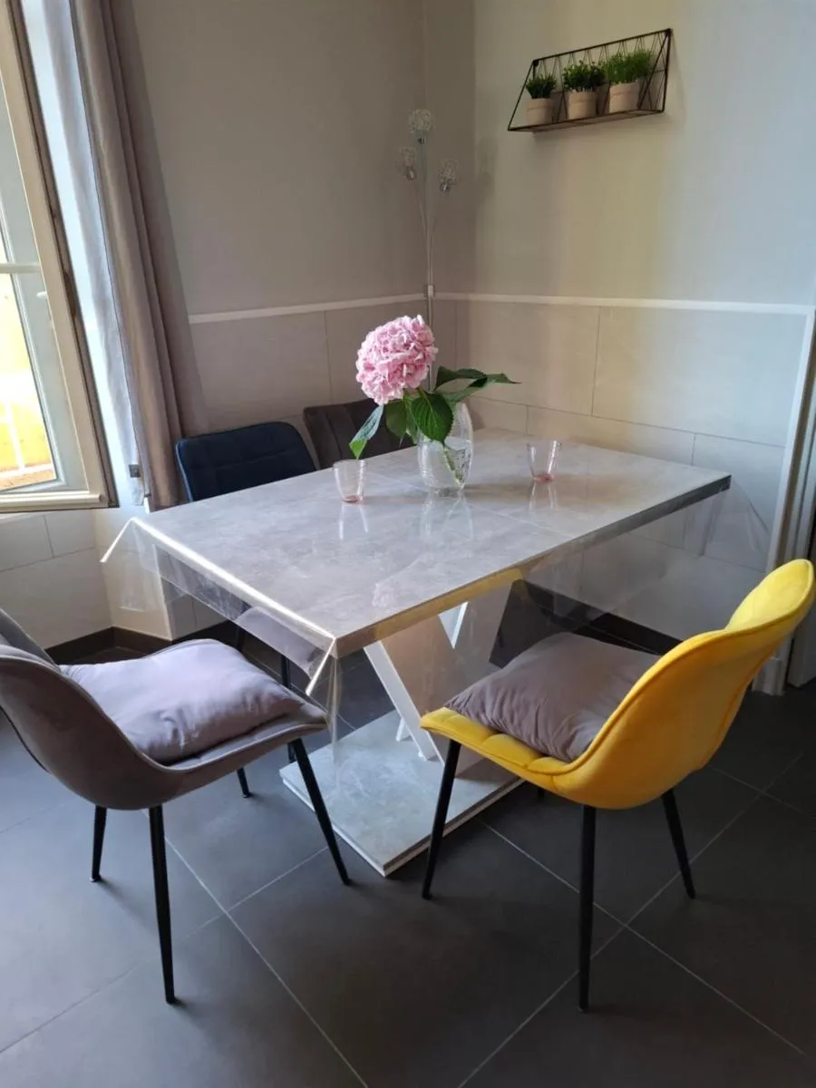 Image 6 of Charmant studio