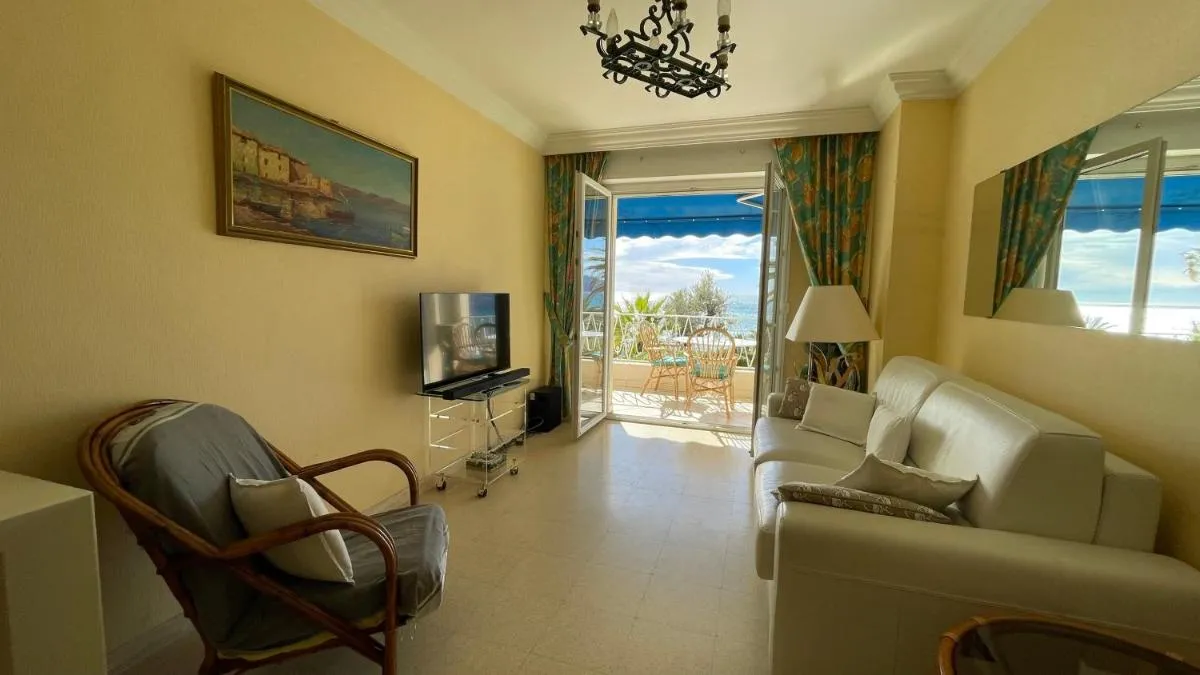 Image 4 of Charming Apartment with seaview