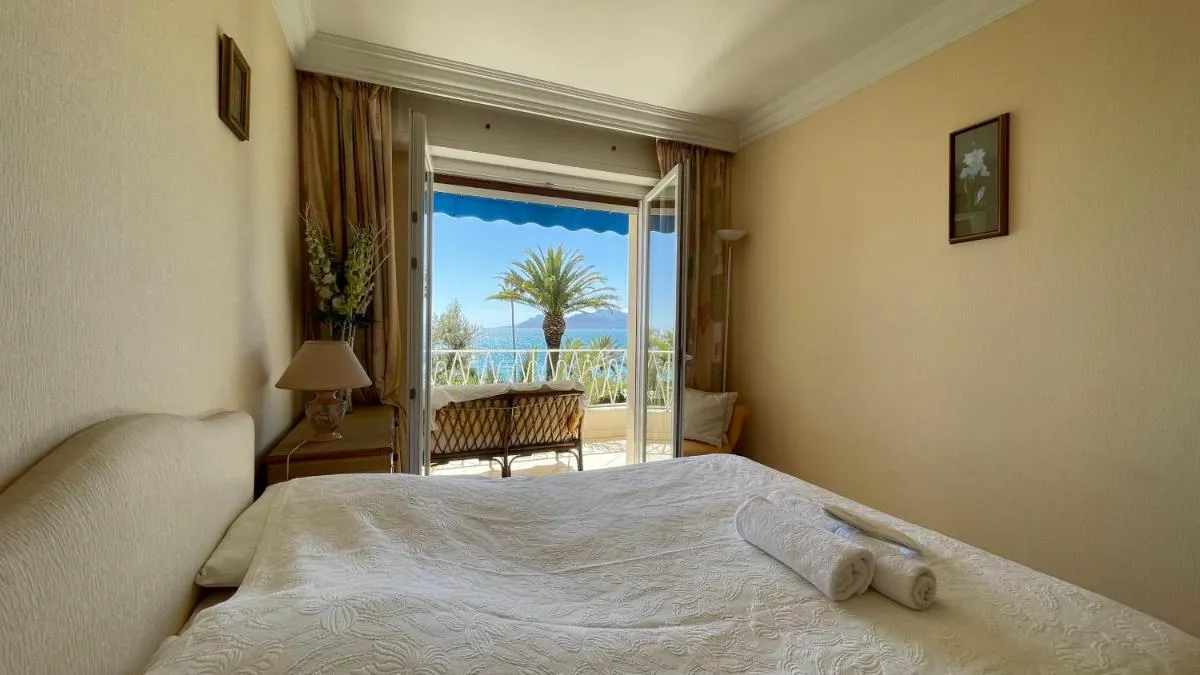 Image 1 of Charming Apartment with seaview