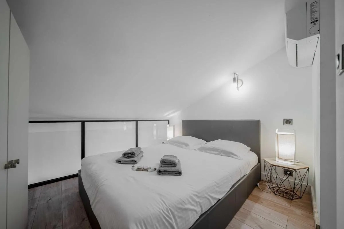 Image 4 of Charming apartment for 4 people – Forville Market