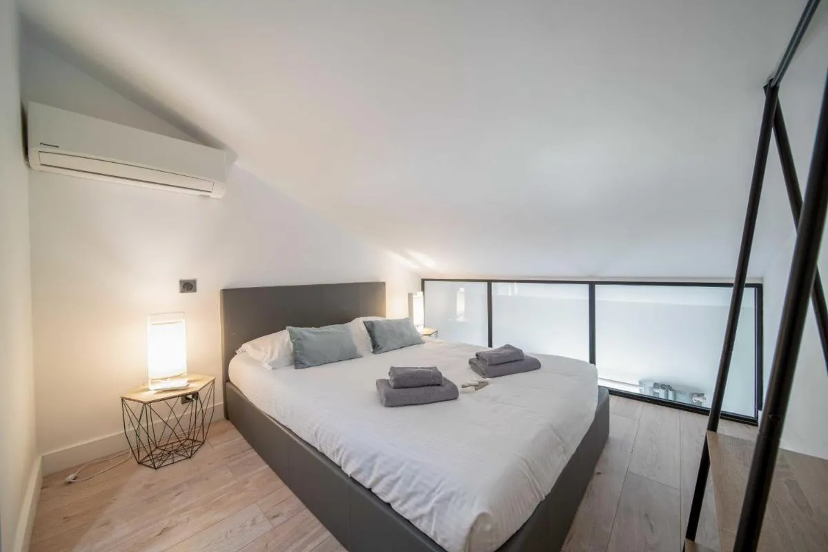 Image 3 of Charming apartment for 4 people – Forville Market