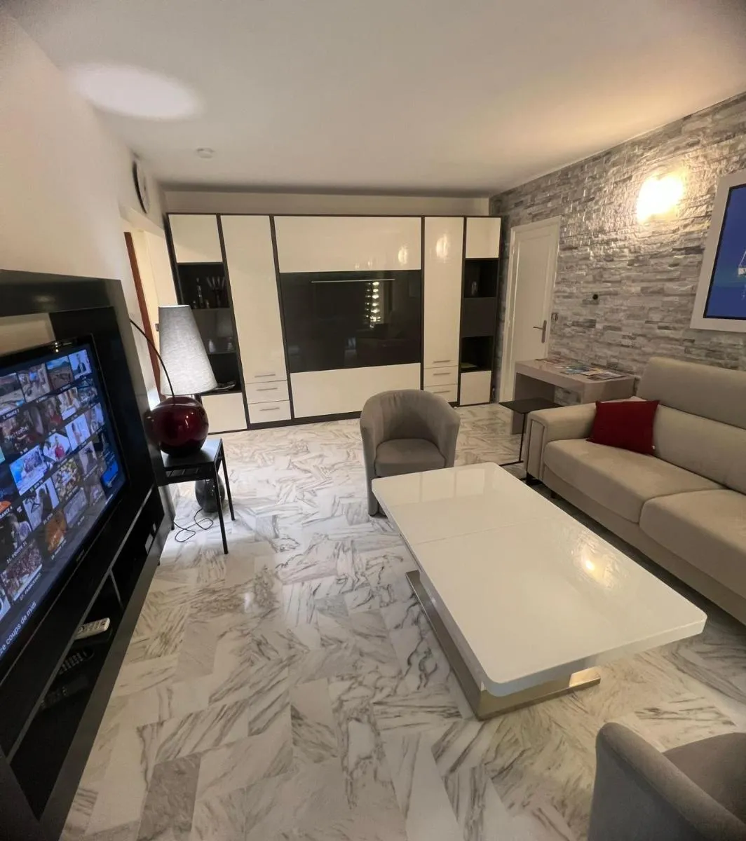 Image 6 of Chic 47m2, 2 rooms, ground floor, nice patio, 280m beach Croisette