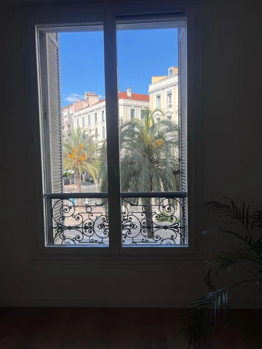 Image 5 of Choose to be central !