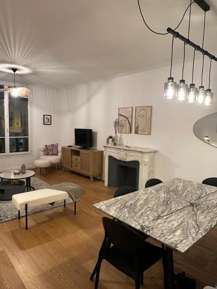 Image 6 of Choose to be central !