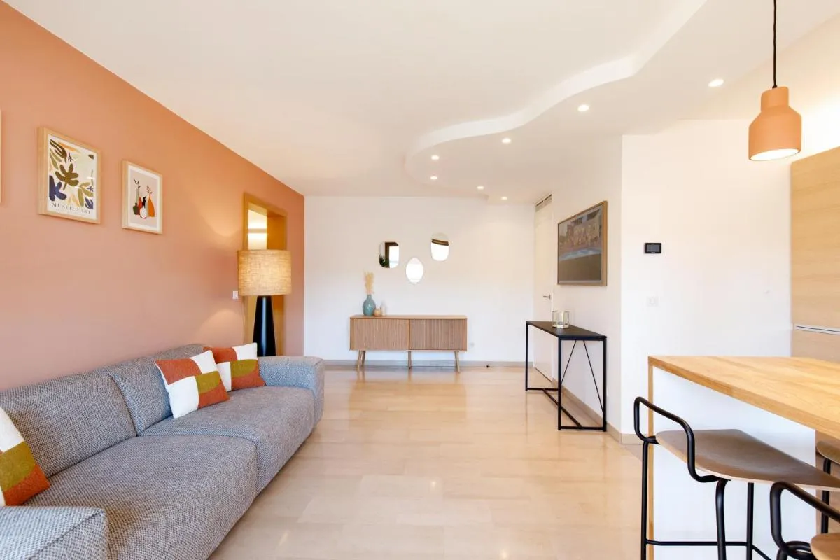 Image 4 of Citybeach SOHA- Rue d’Antibes – 2 BdR 2 BthR 1 toil – Clim Terrace Parking Elevator