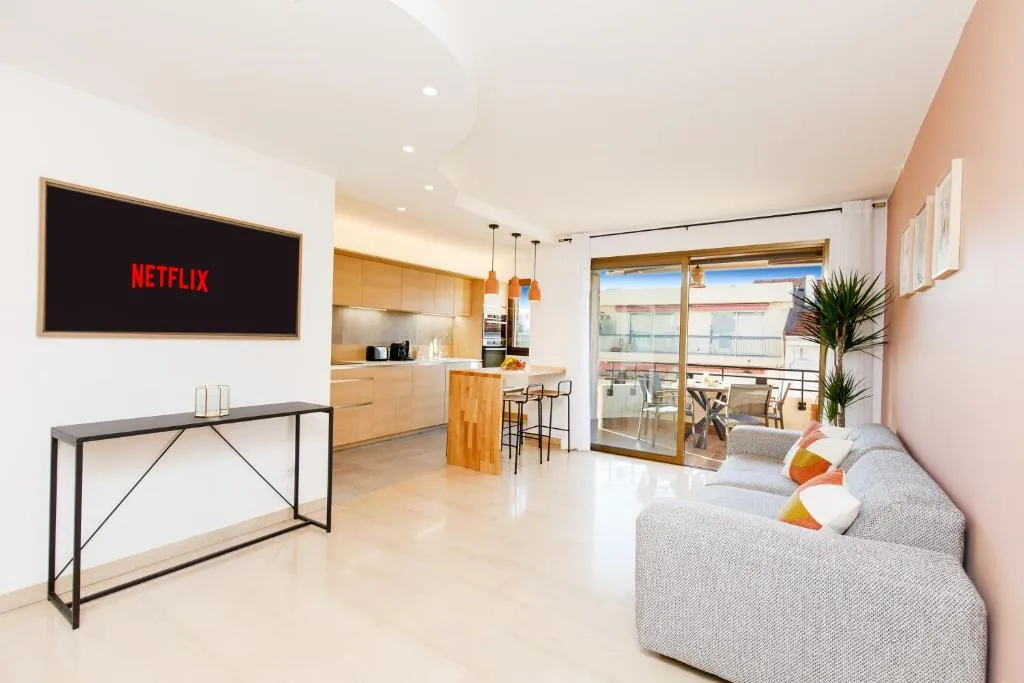 Image of Citybeach SOHA- Rue d’Antibes – 2 BdR 2 BthR 1 toil – Clim Terrace Parking Elevator