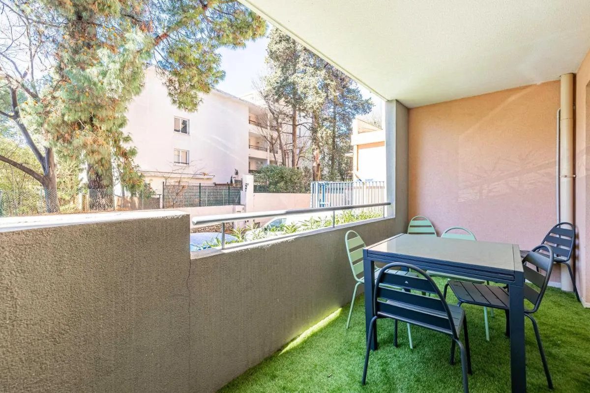 Image 3 of Comfort and serenity with A-C, Parking and Balcony