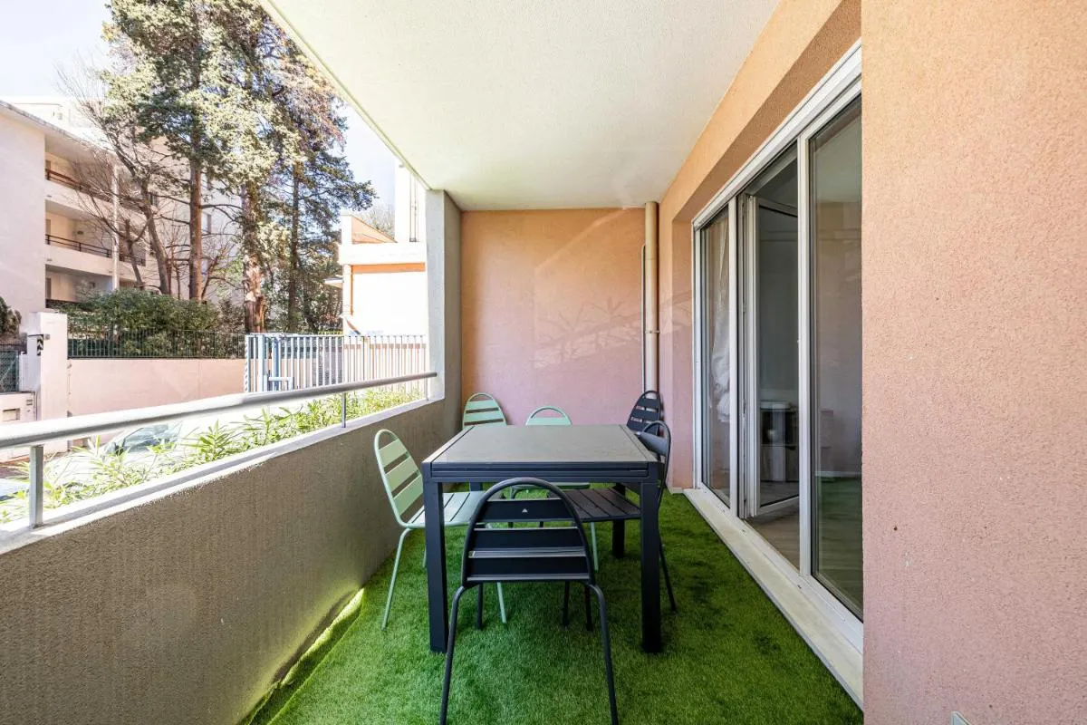 Image 5 of Comfort and serenity with A-C, Parking and Balcony