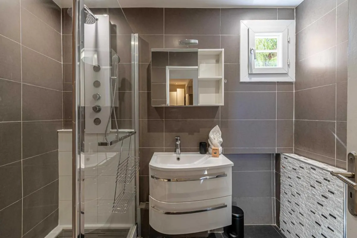 Image 6 of Cosy 2-Bedroom apartment – close to Martinez Hotel