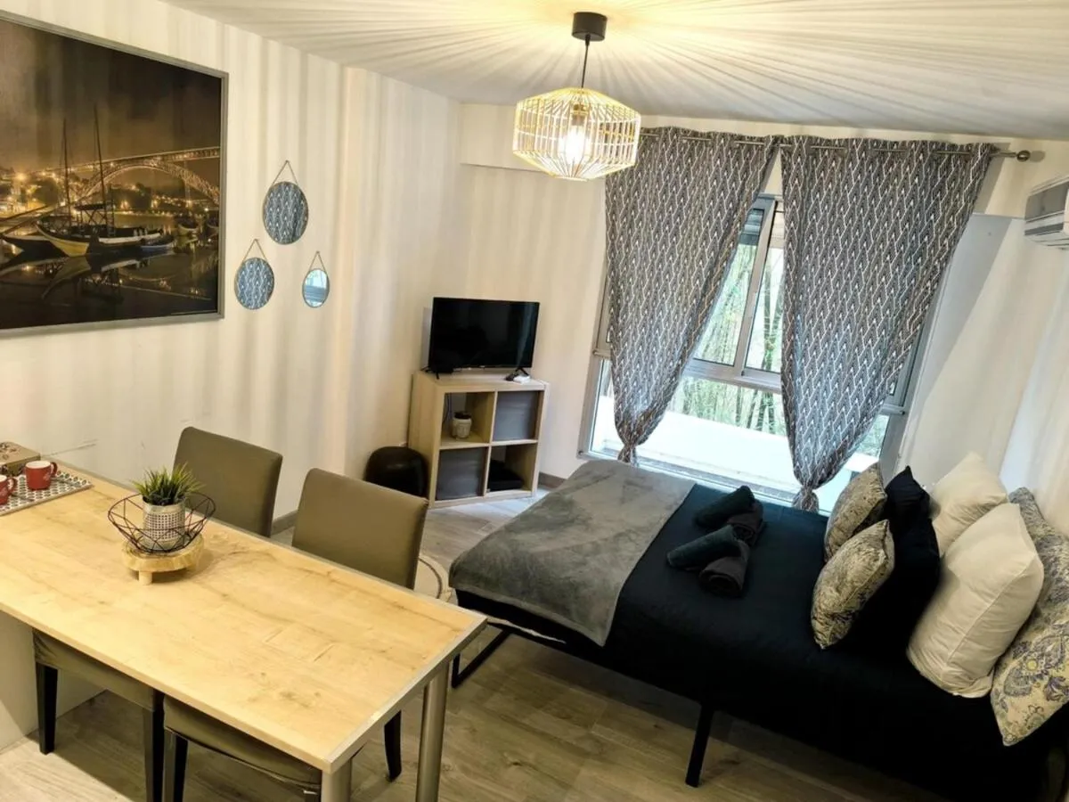 Image 5 of Cosy Studio avec piscine résidentielle & Proche centre ville