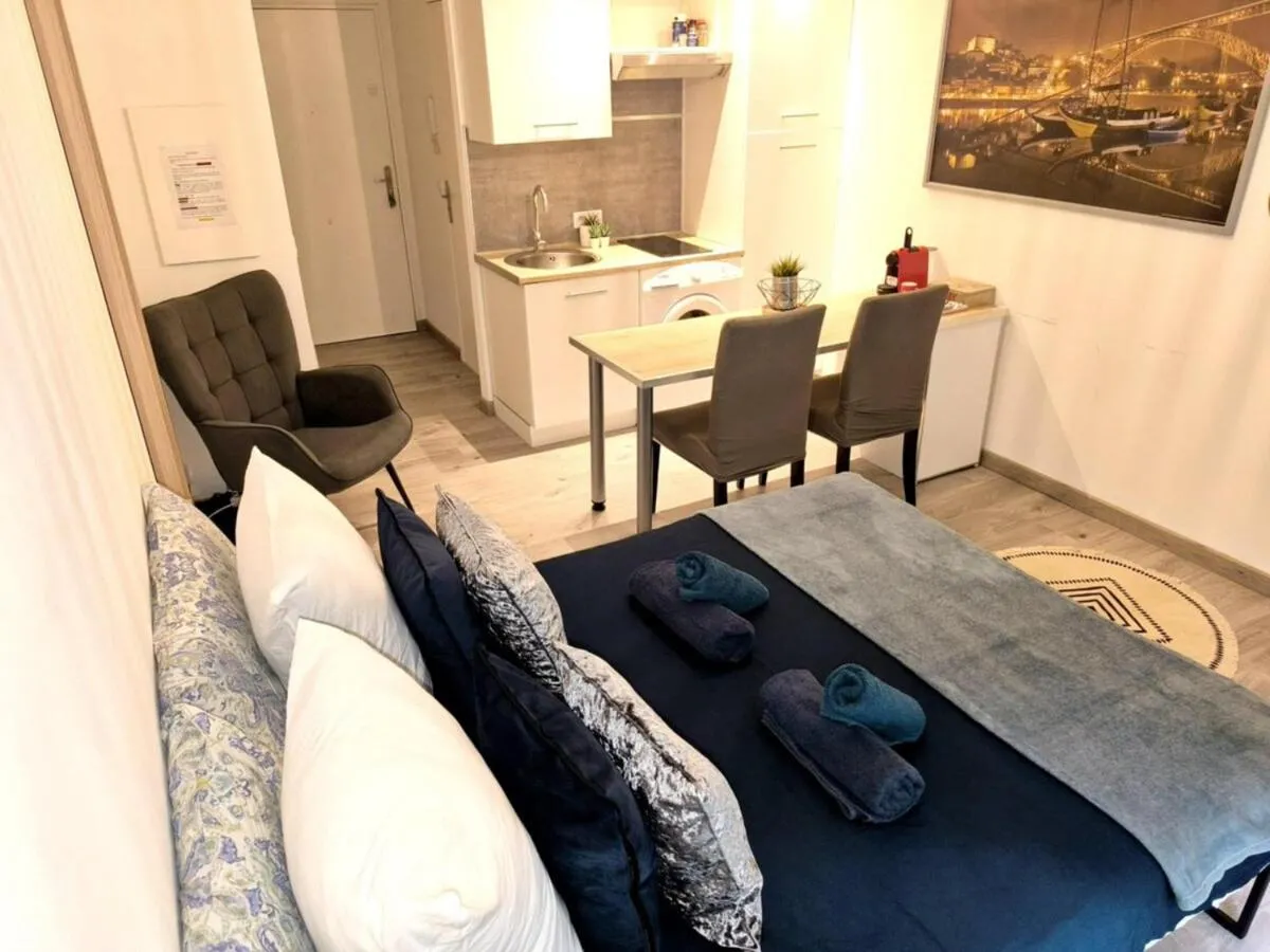 Image 4 of Cosy Studio avec piscine résidentielle & Proche centre ville