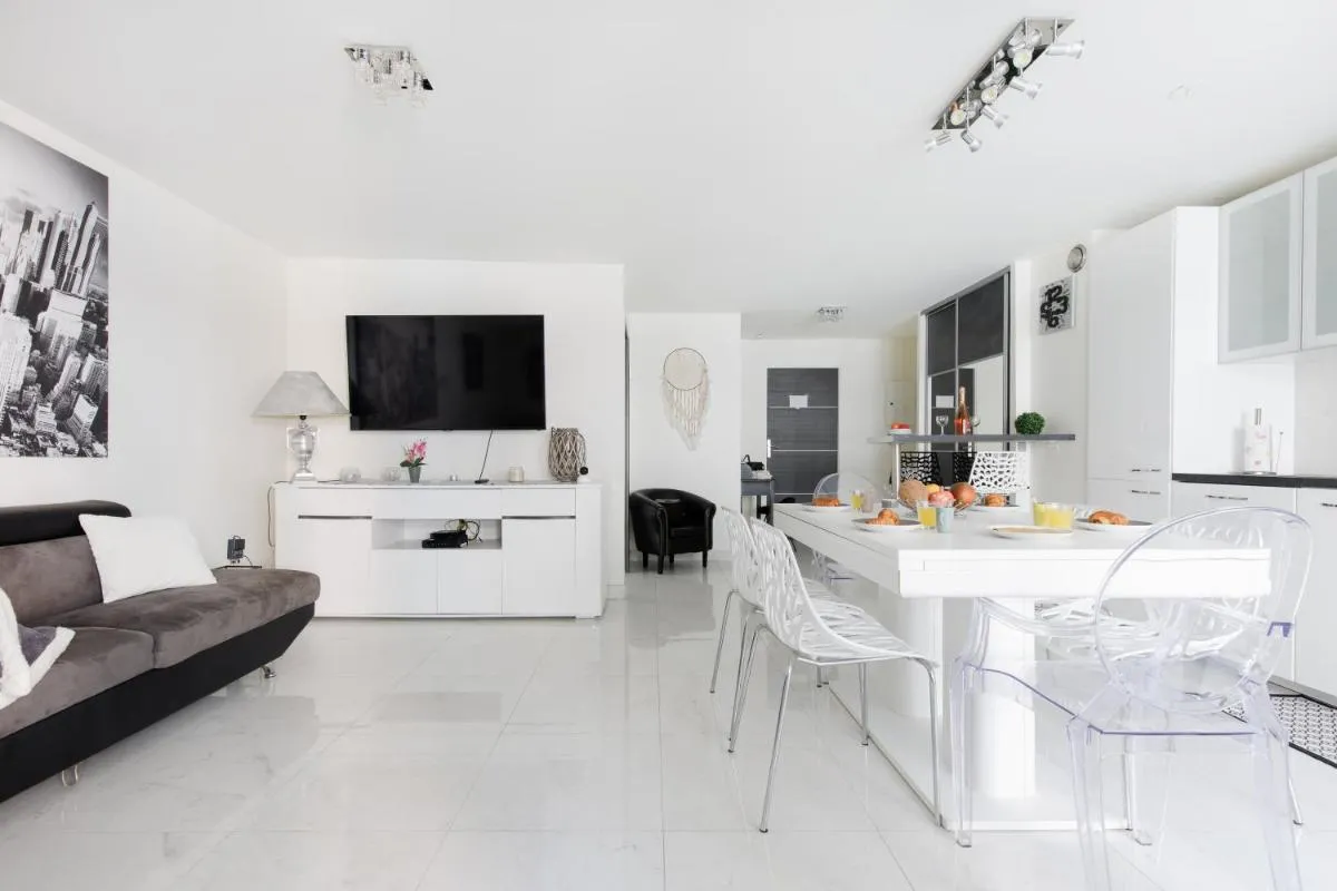 Image 3 of Cosy YourHostHelper