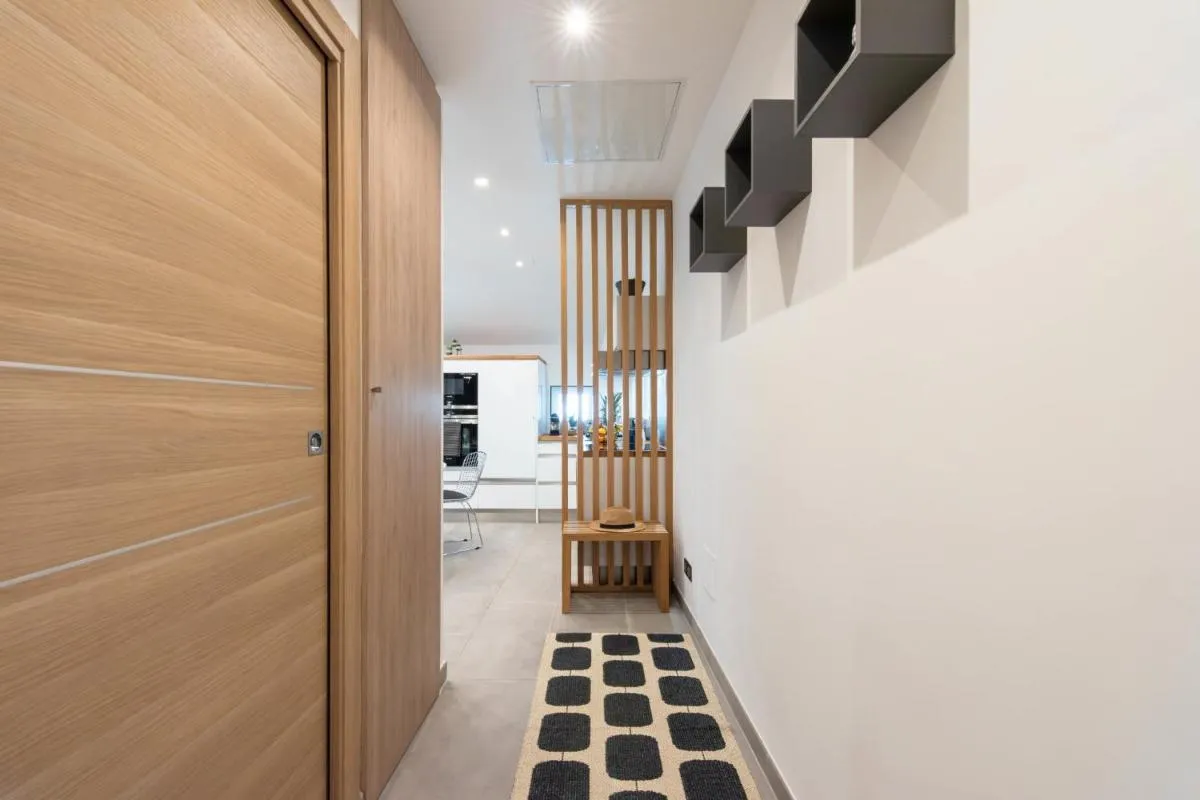 Image 5 of Cozy 2-Br Apartment 1 min from the Beaches