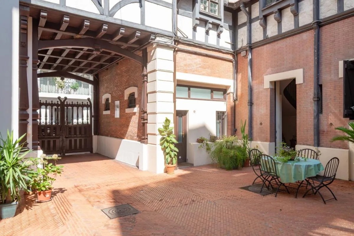 Image 3 of Cozy 2-Br Apartment 1 min from the Beaches