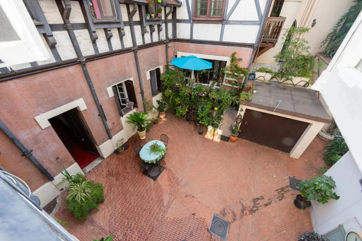 Image 4 of Cozy 2-Br Apartment 1 min from the Beaches