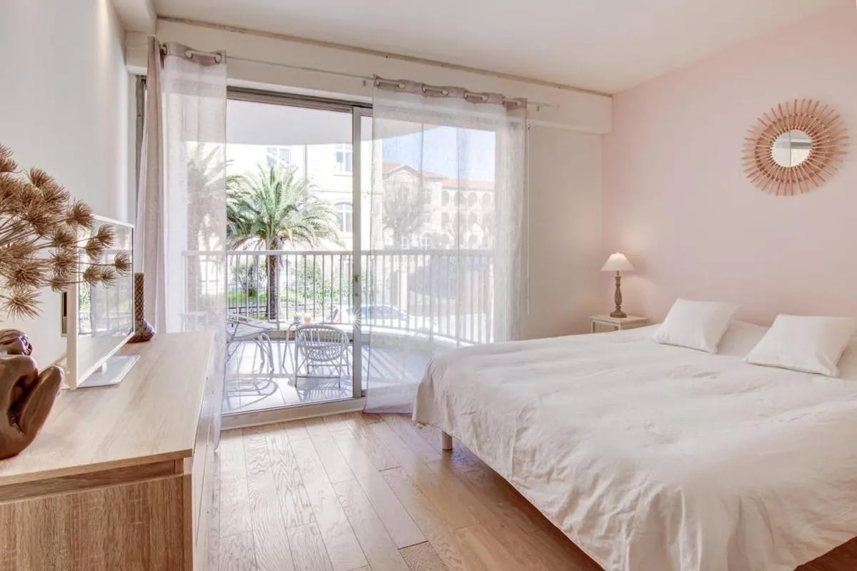 Image 5 of Cozy Apartment