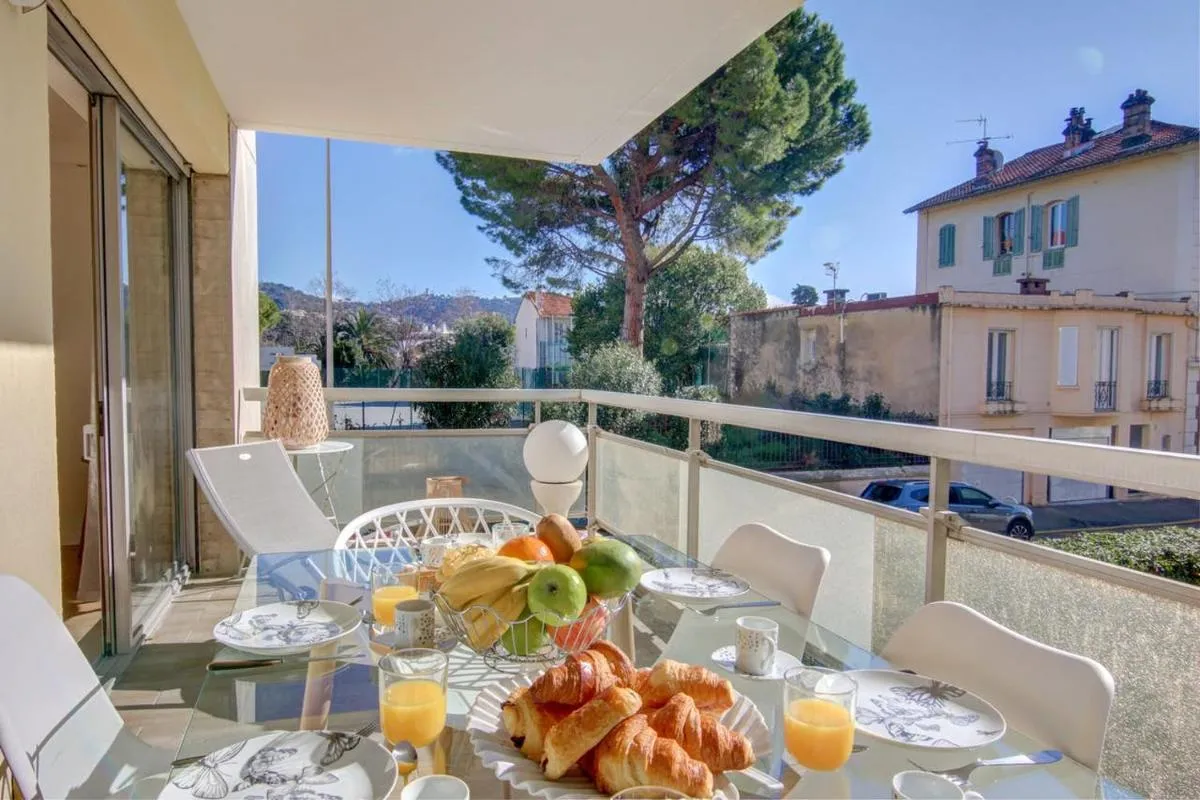 Image 3 of Cozy Apartment