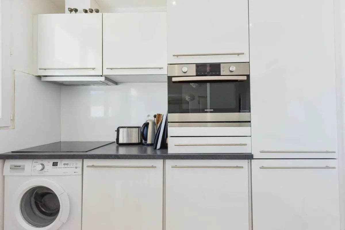 Image 6 of Cozy top-floor 2-Br apartment terrace and sea view