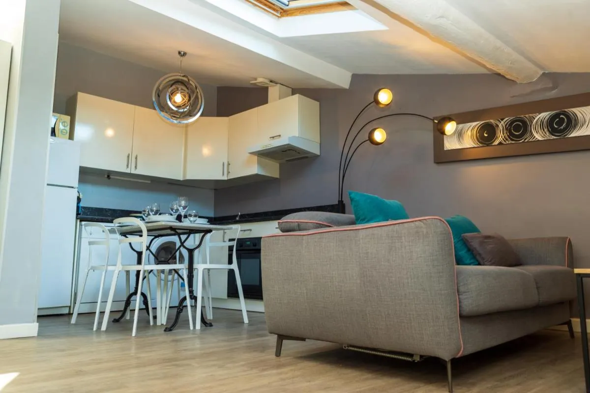 Image 3 of Croisette 1 min palais des festival/ plages /FIF