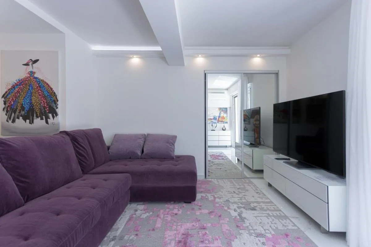 Image 3 of Croisette Star – Bd Croisette