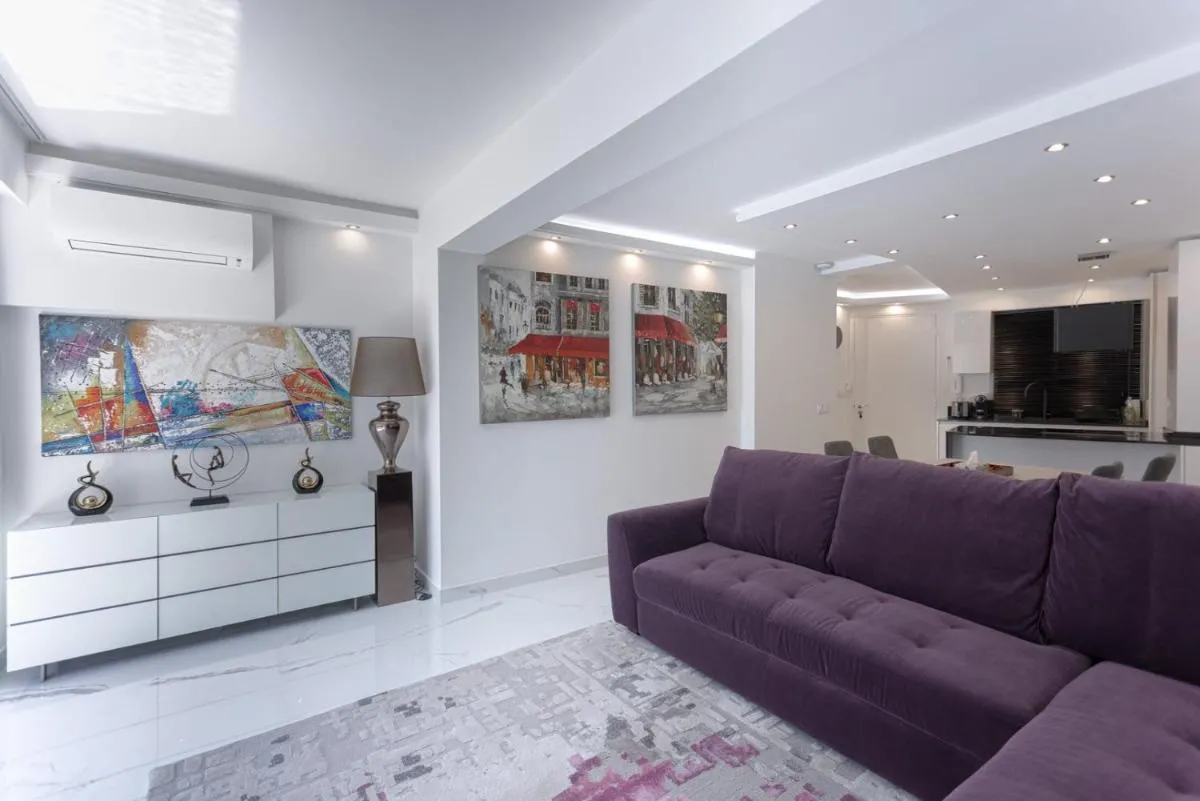 Image 1 of Croisette Star – Bd Croisette