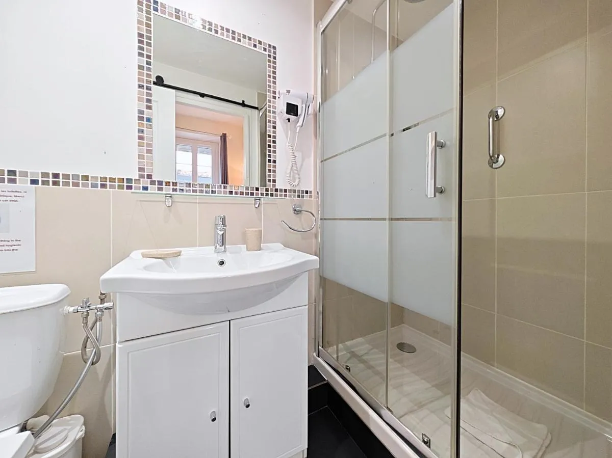 Image 6 of Croisette carre d’or