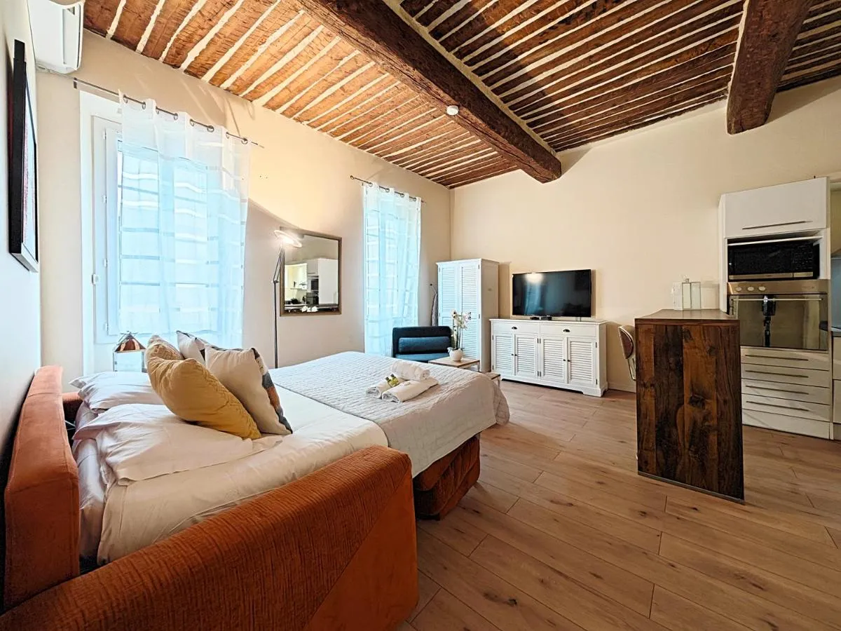 Image 4 of Croisette carre d’or