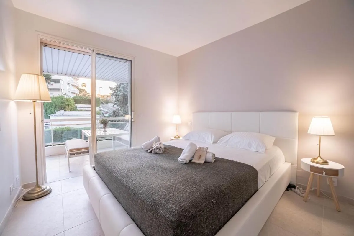 Image 1 of Dream Apartment by Halldis