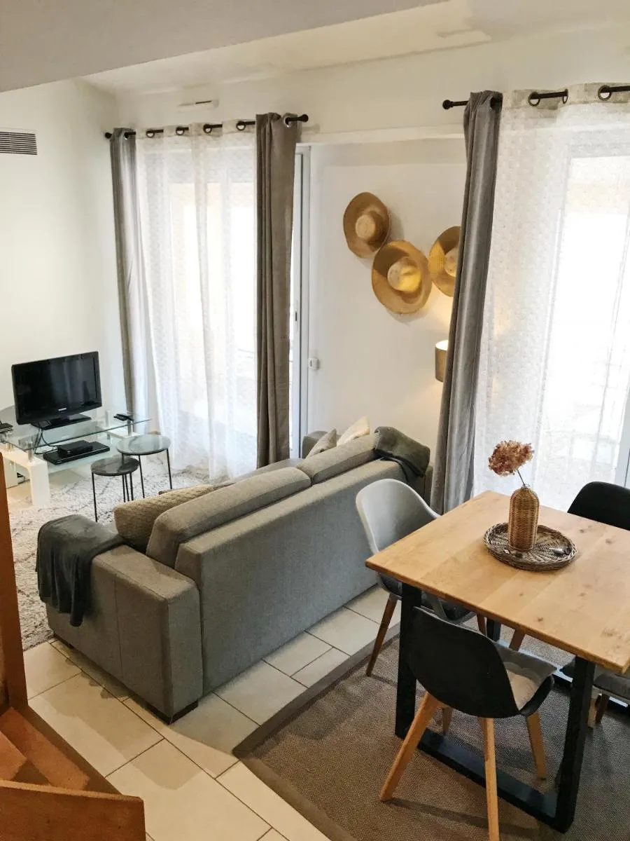 Image 4 of Duplex Vieux Port – Cannes