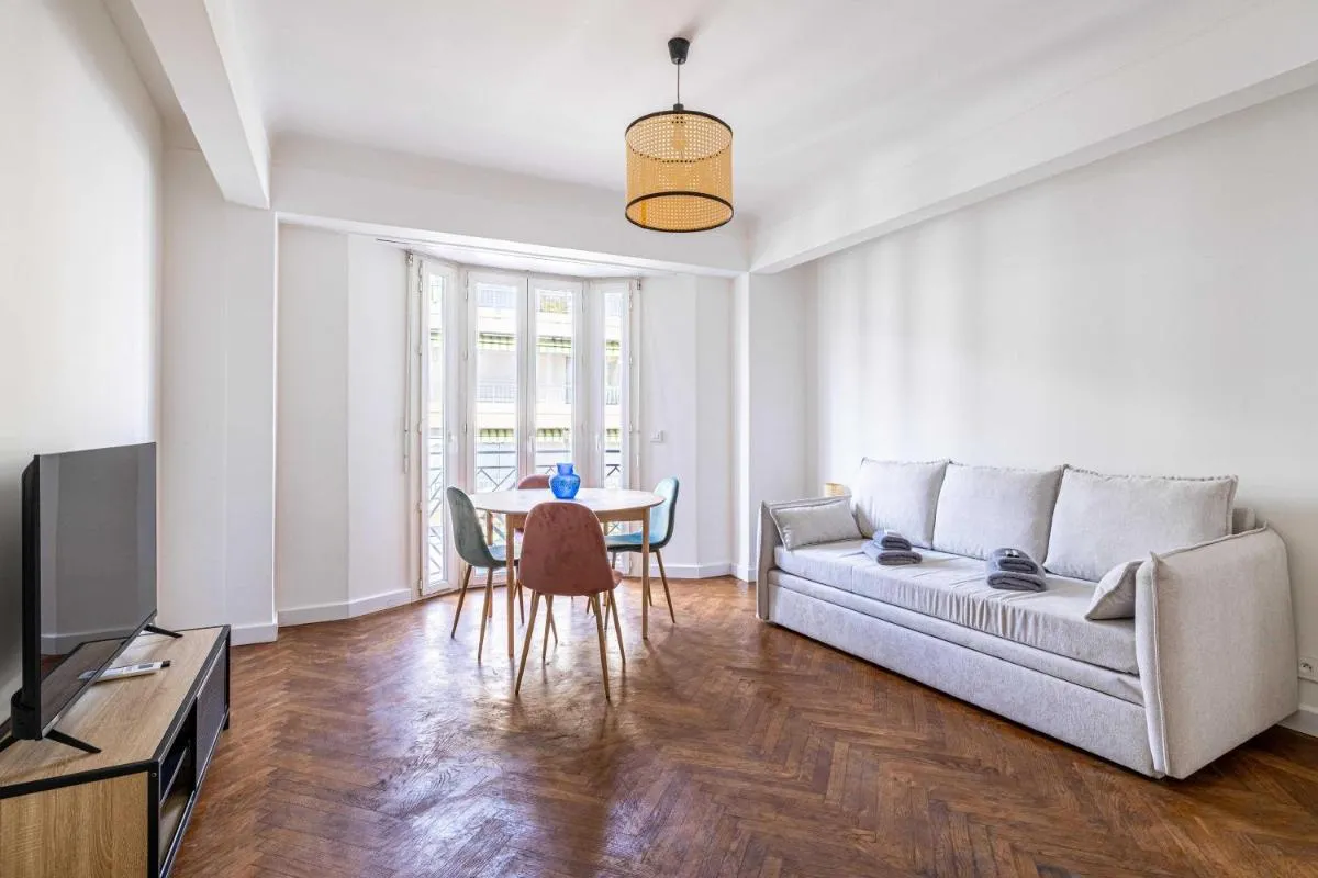 Image 5 of Elegance and Refinement, proximity to La Croisette