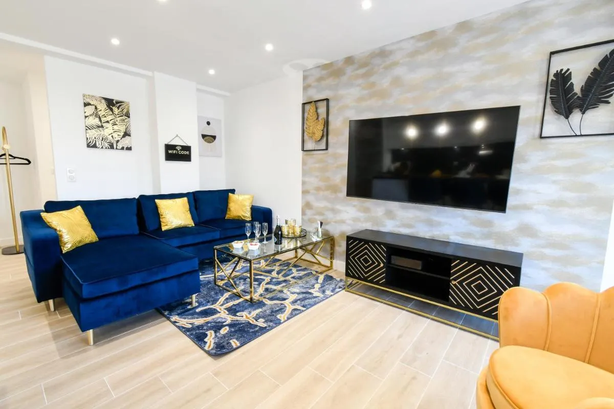 Image 4 of Elena YourHostHelper