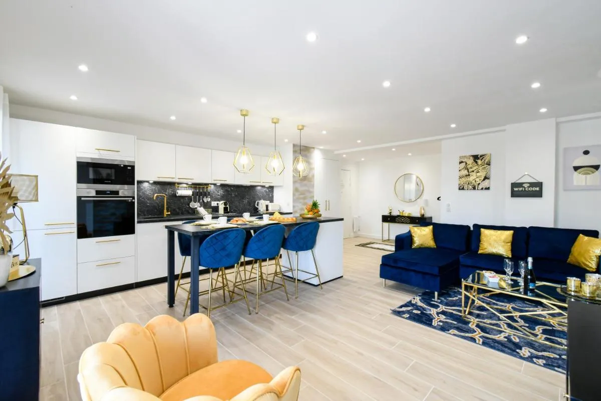 Image 2 of Elena YourHostHelper