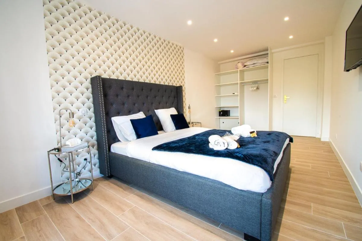 Image 6 of Elena YourHostHelper