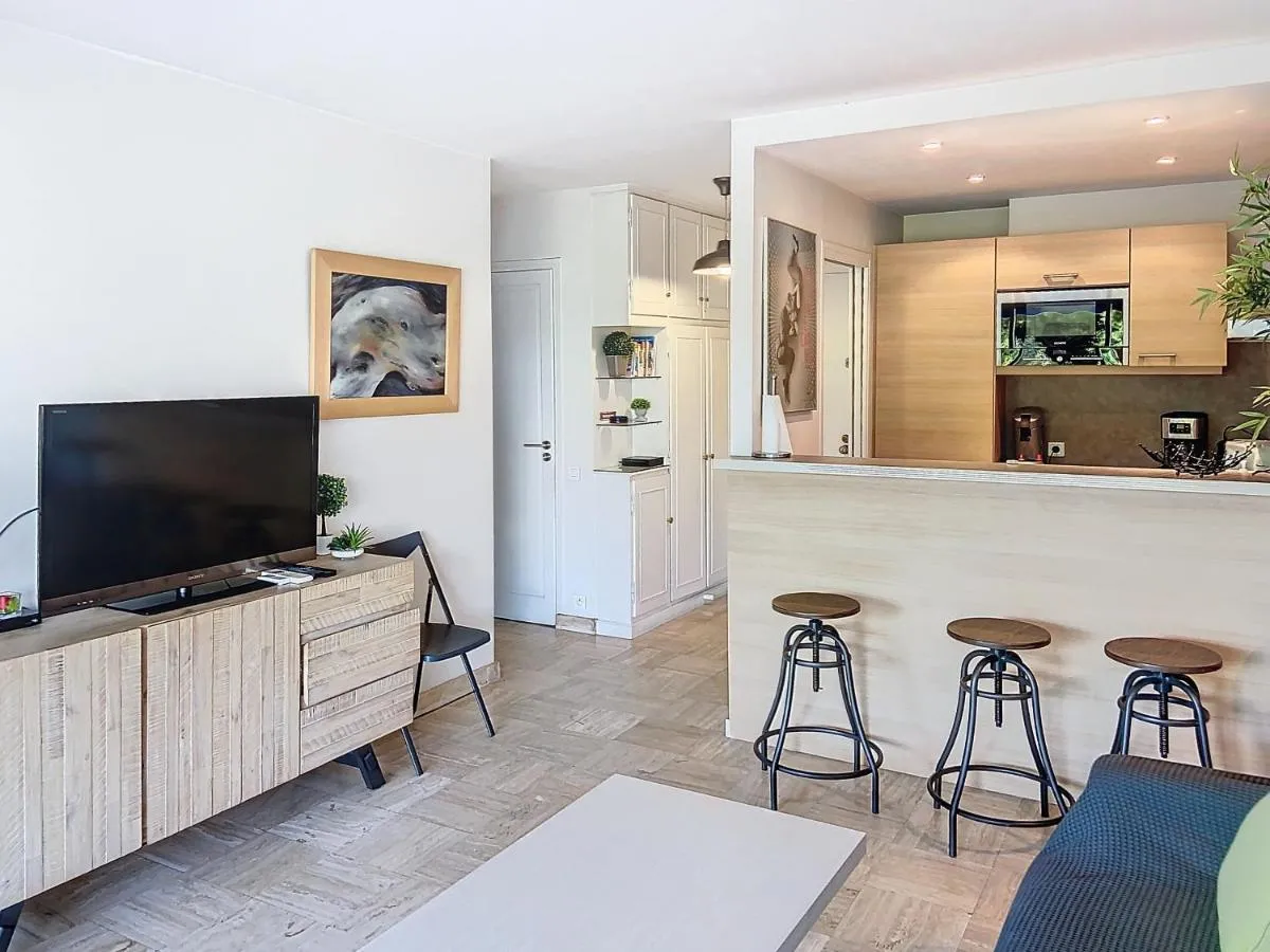 Image 3 of Emplacement idéal, terrasse vue mer 227L LHOT