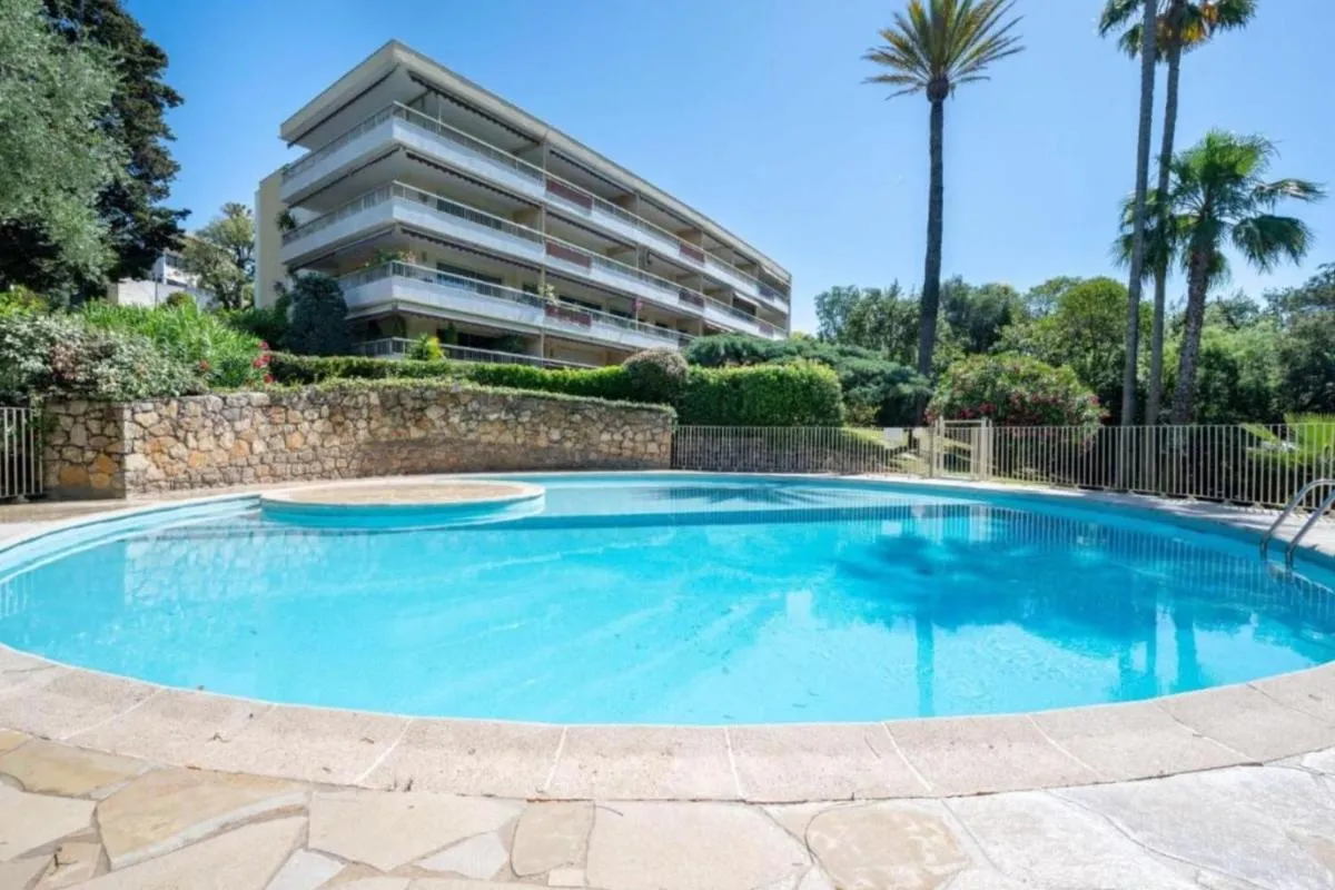 Image 3 of Exceptional Cannes Center sea view and swimming pool LIVE IN PARC BRUYERE