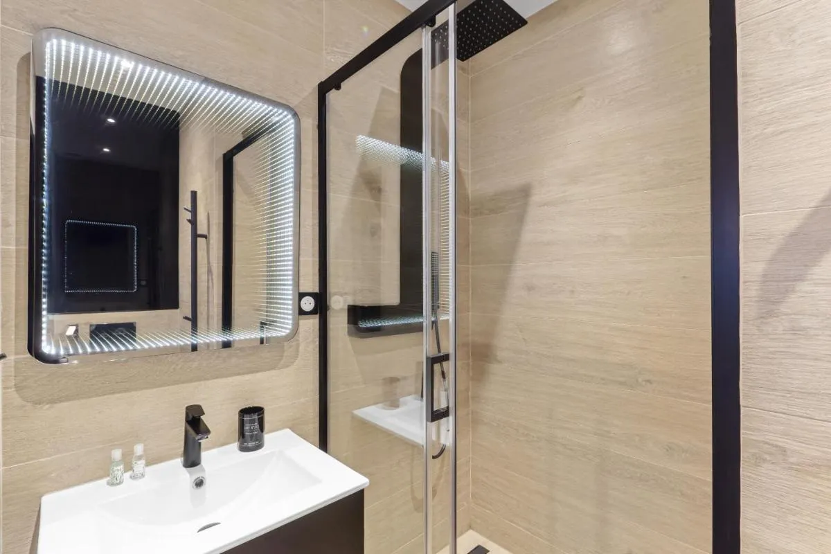 Image 5 of F2 rue St honoré D ,Hypercentre à 2 minutes du Palais des congrès