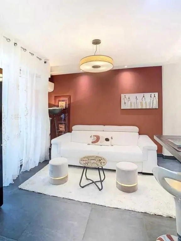 Image of F3 4 pers 15 min Palace Cannes