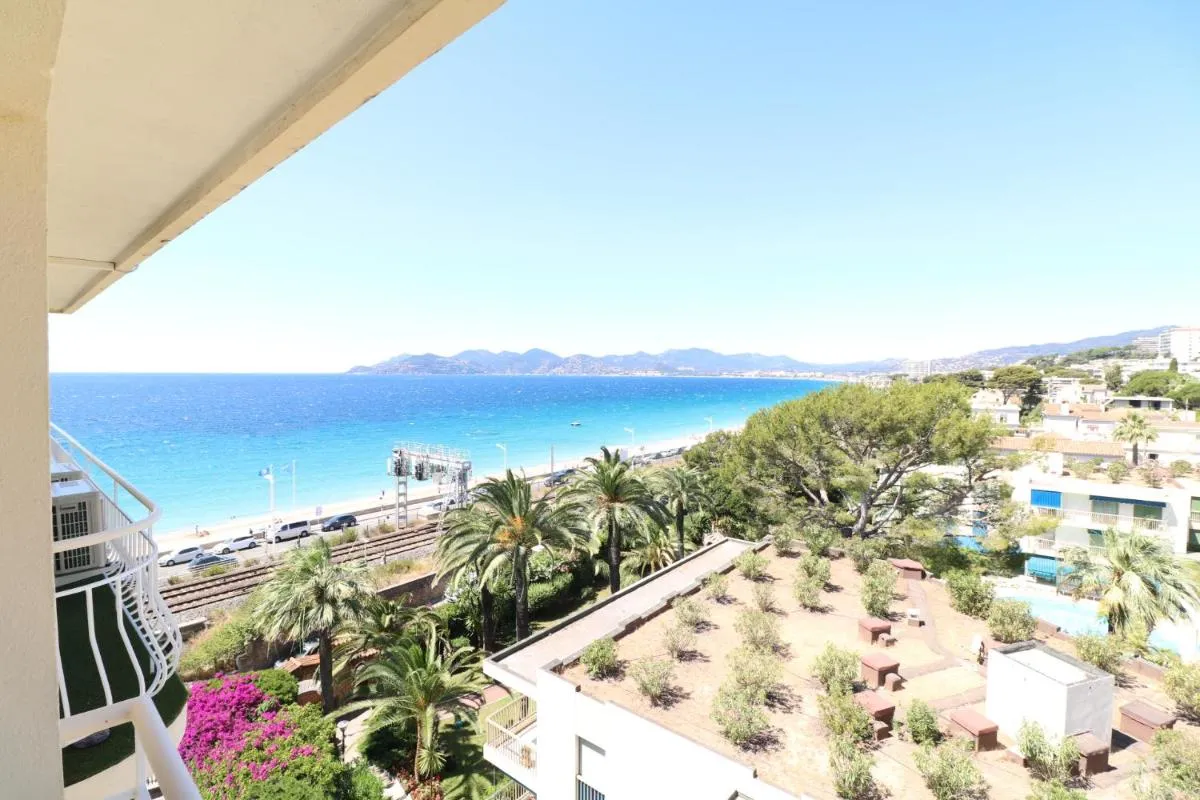 Image 5 of Fantastic sea view for this 2 bedroom up to 6 people 327