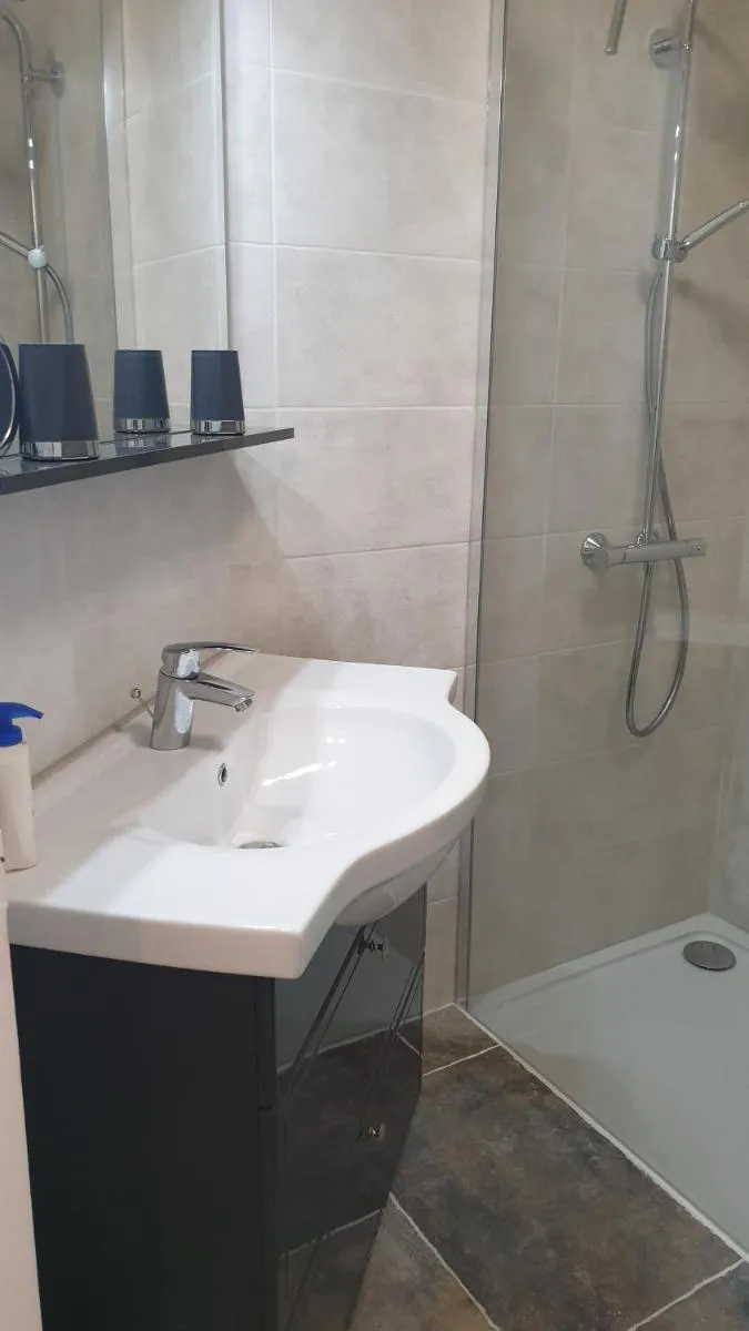 Image 6 of Garden and beach sea view apartment Cannes