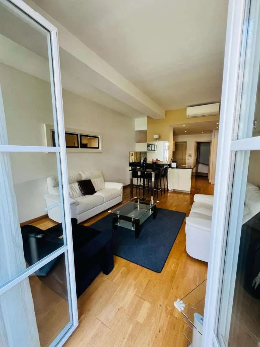 Image 5 of Golden Triangle 2Br/2Ba