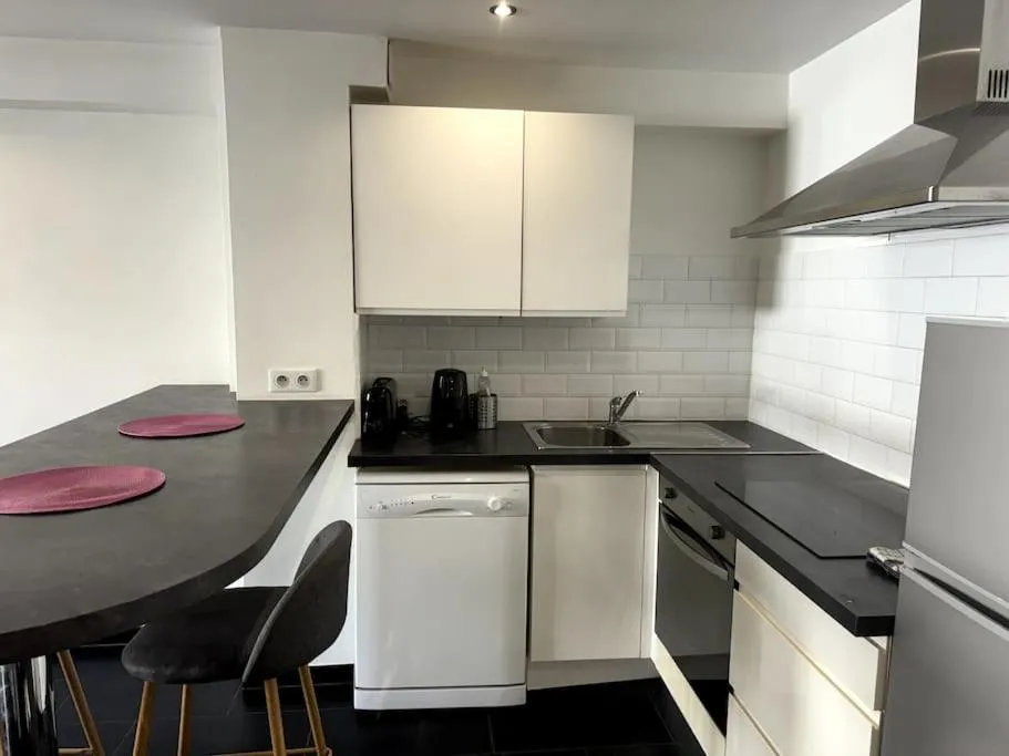 Image 2 of Grand Studio Centre Cannes