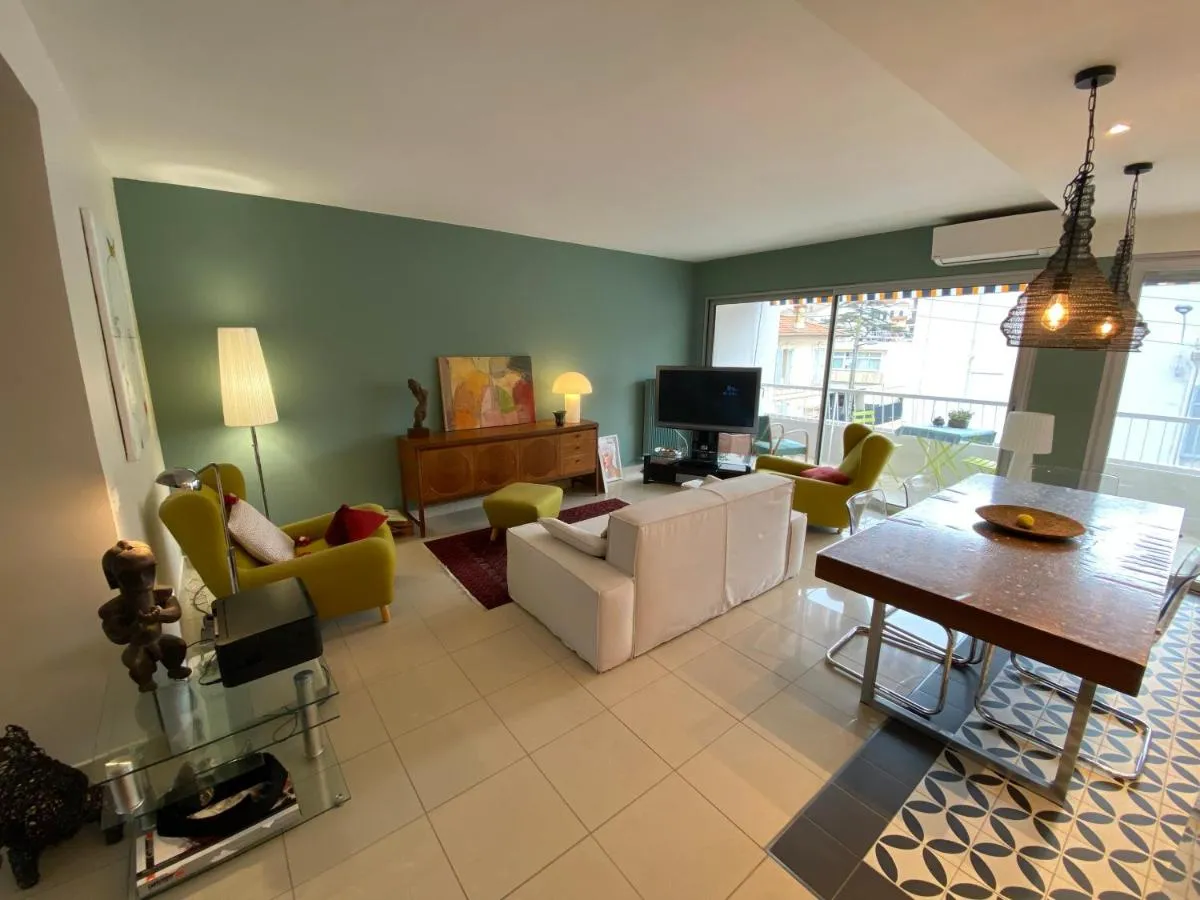 Image 2 of Grand appartement de style – Cannes