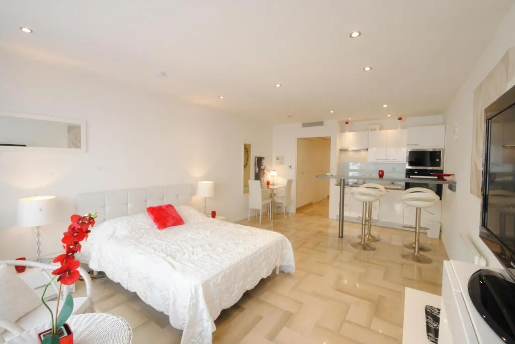 Image of Gray d Albion THI235