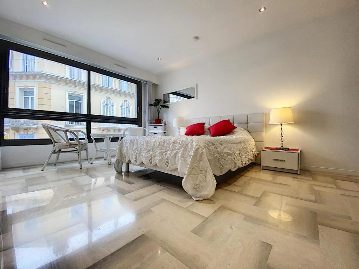 Image 5 of Gray d Albion THI235