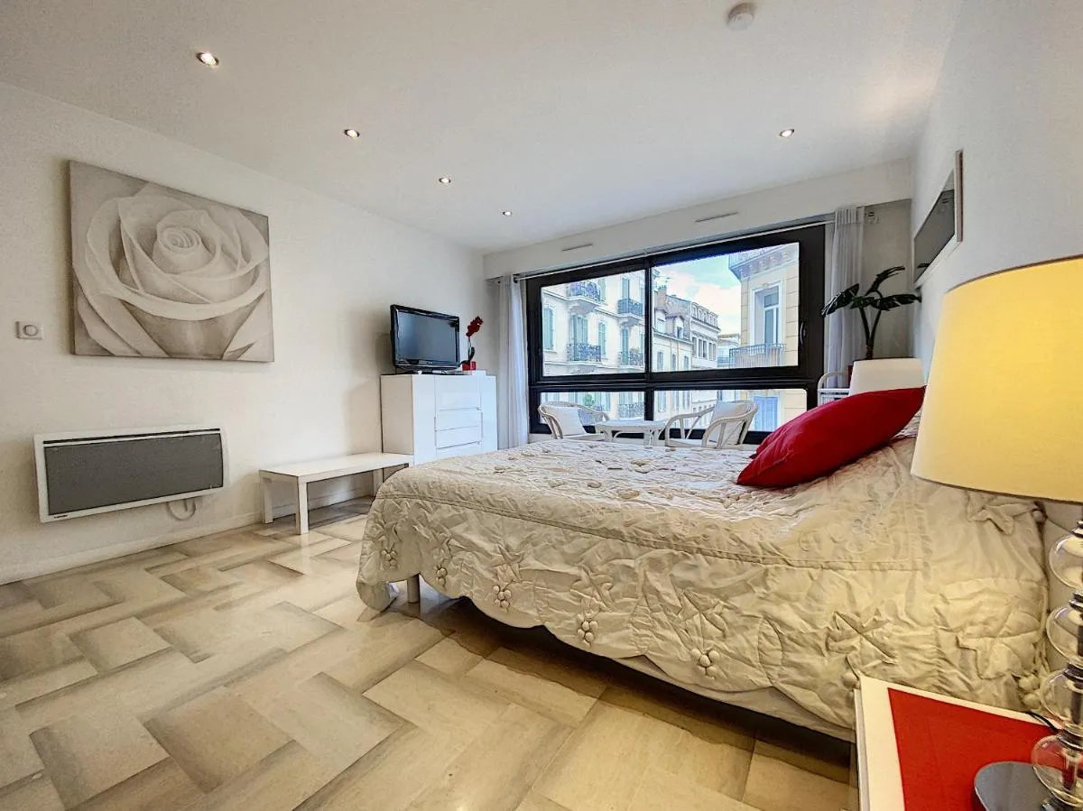 Image 4 of Gray d Albion THI235