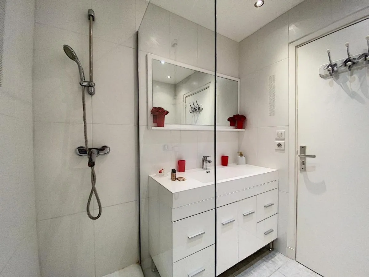 Image 6 of Gray d Albion THI235