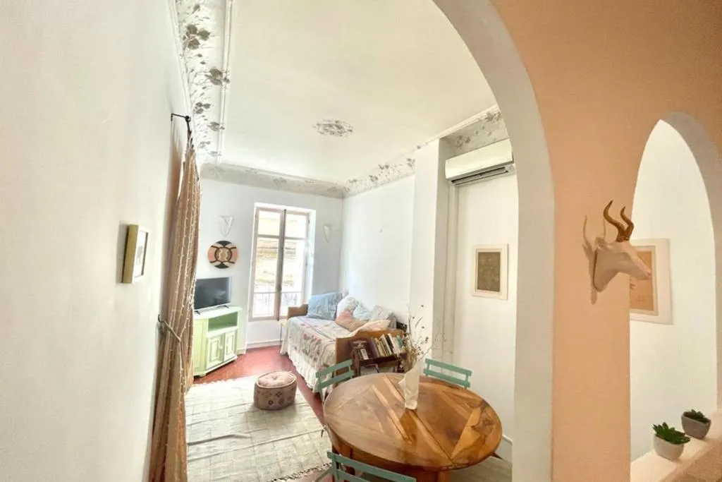 Image of Great studio in the heart of Cannes Meynadier old city neighbourhood !