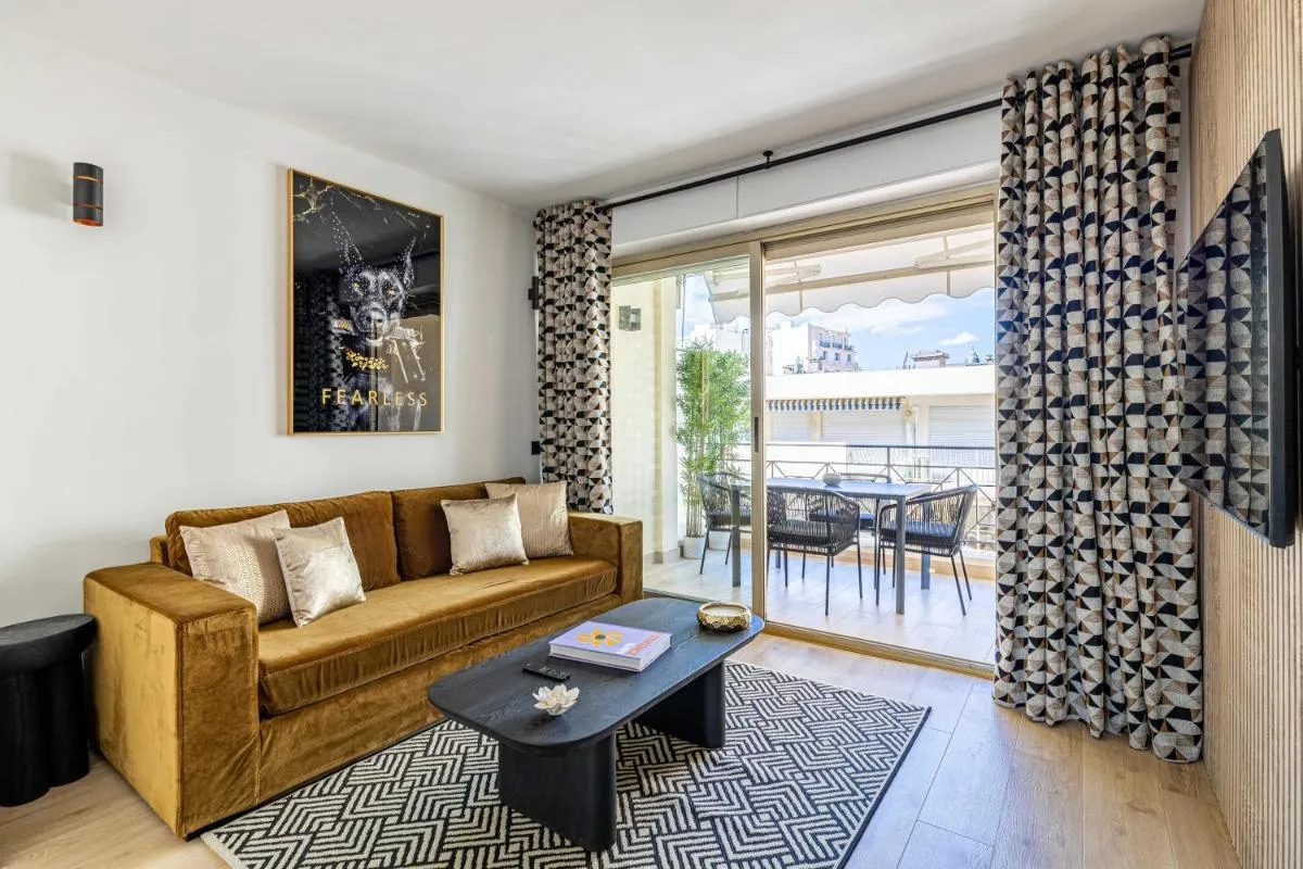 Image 1 of Harmony with private terrace – near Croisette