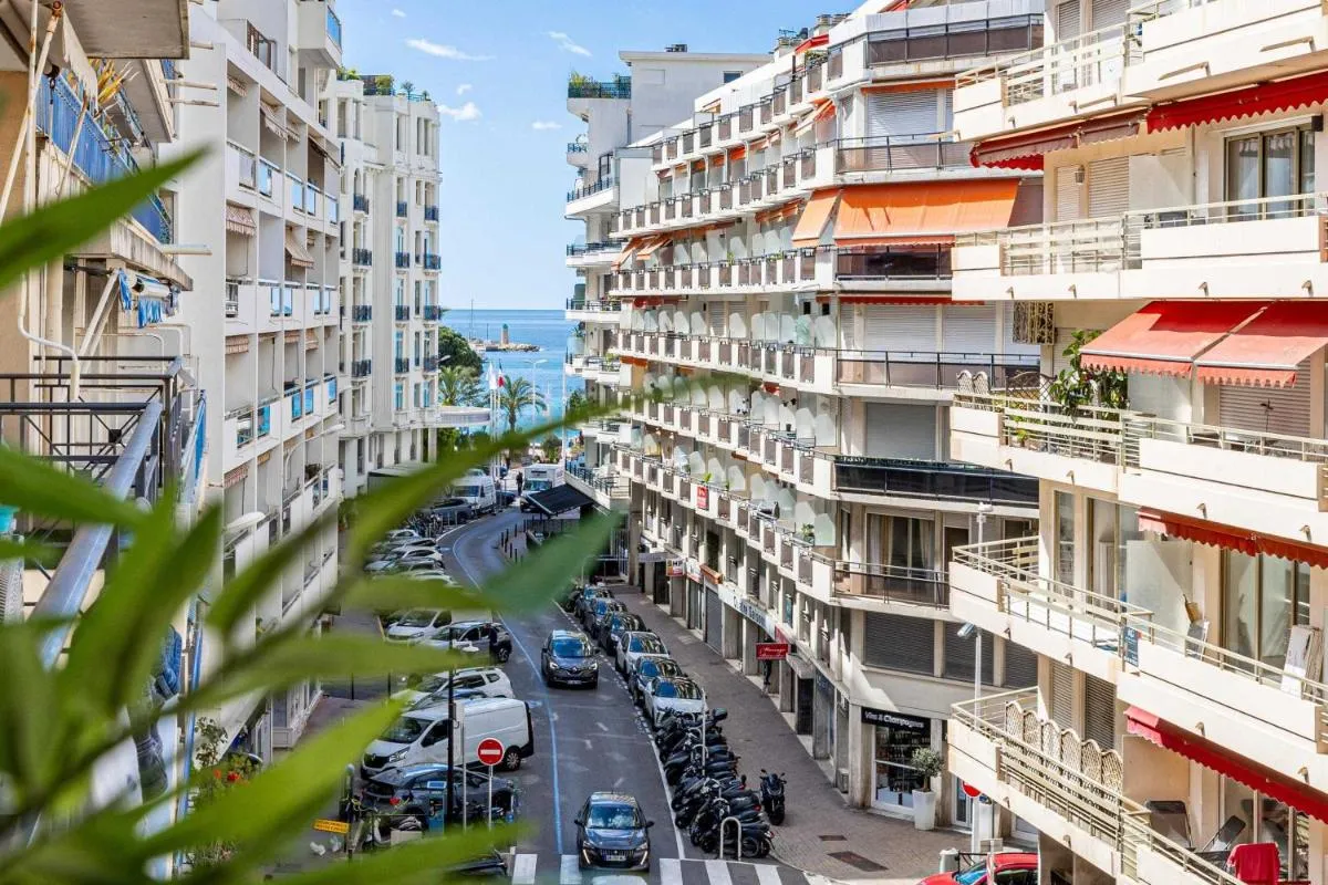 Image 5 of Harmony with private terrace – near Croisette