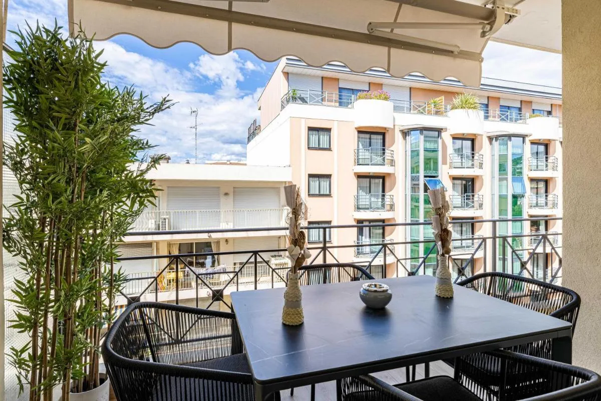 Image 3 of Harmony with private terrace – near Croisette
